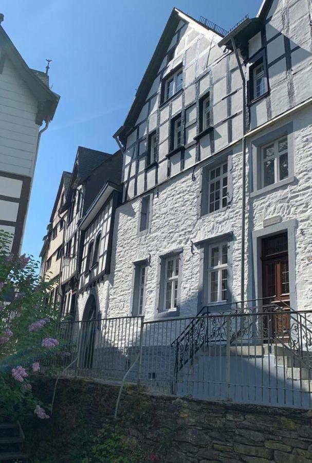Manoir -1654- Historisch Schlafen In Monschaus Altstadt Exterior photo
